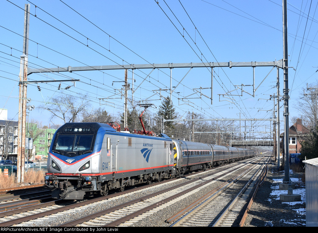 Amtrak Train # 43 with an Ex-Metroliner Cab Control Car behind Sprinter # 614